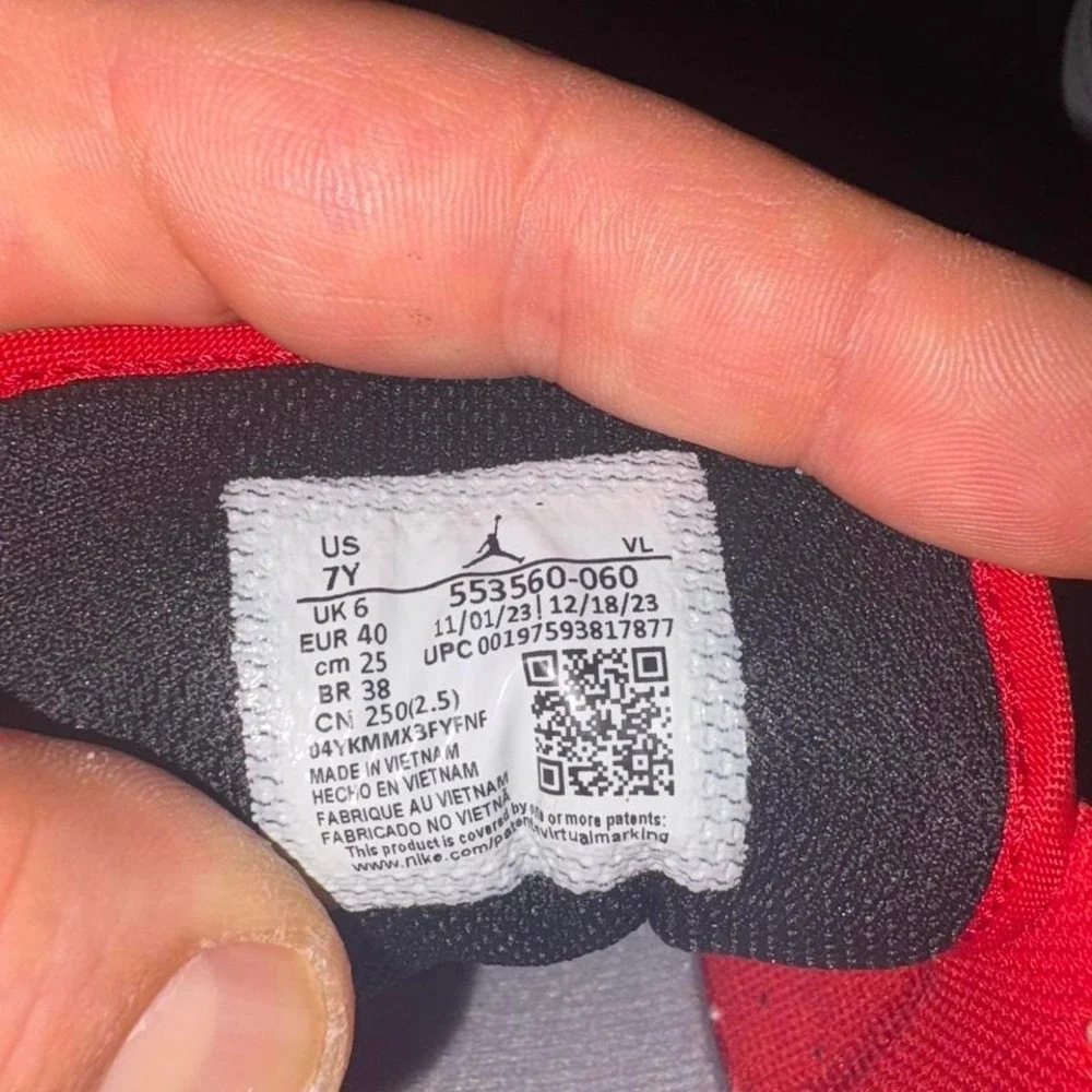 Air Jordan 1 Low Cement Fire Red Size 7Y / 8.5W Pre-Owned - Picture 5 of 7